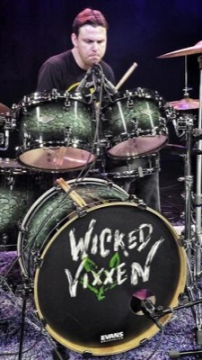 Band performance photo 26